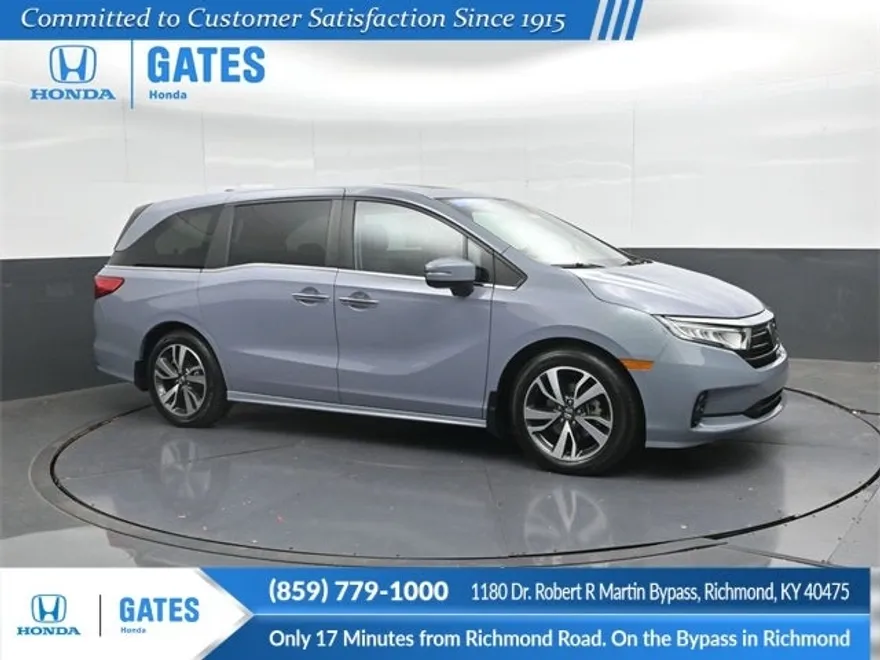 2023 Honda Odyssey Touring photo 1