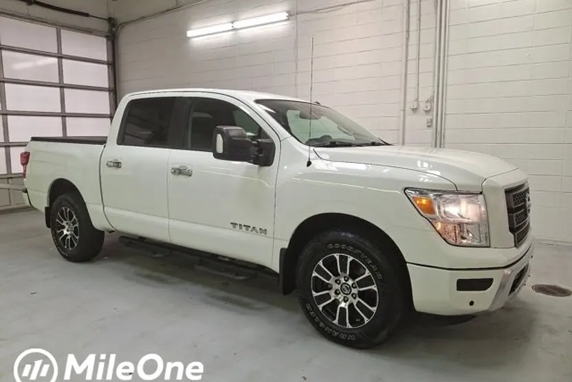 2021 Nissan Titan SV photo 1