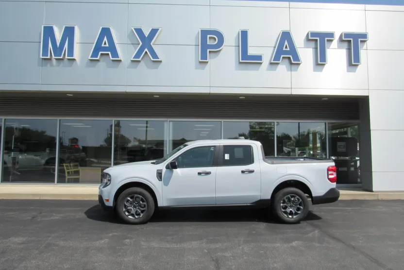 2025 Ford Maverick XLT photo 1