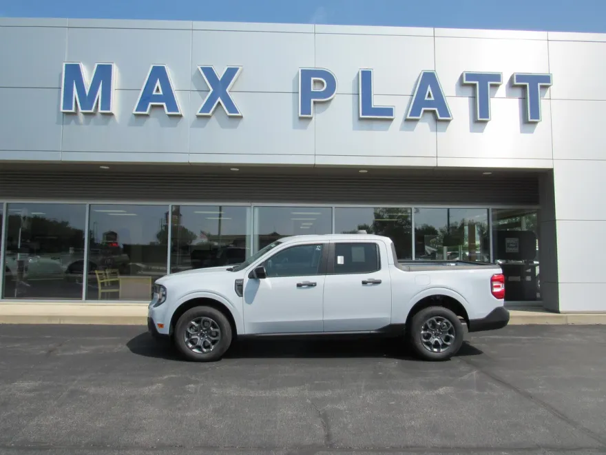 2025 Ford Maverick XLT photo 1