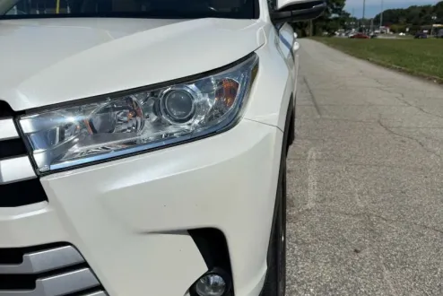2019 Toyota Highlander XLE Sport photo 3
