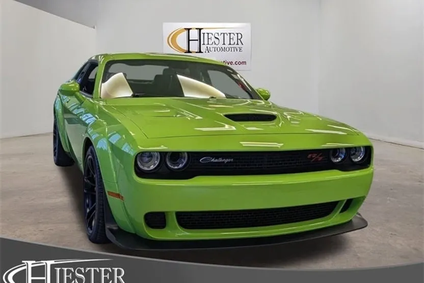 2023 Dodge Challenger R/T Scat Pack Widebody photo 1