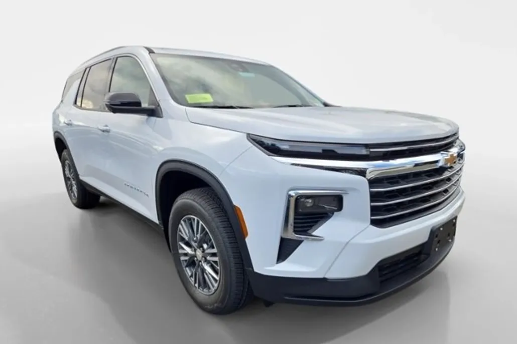 2026 Chevrolet Traverse photo 1