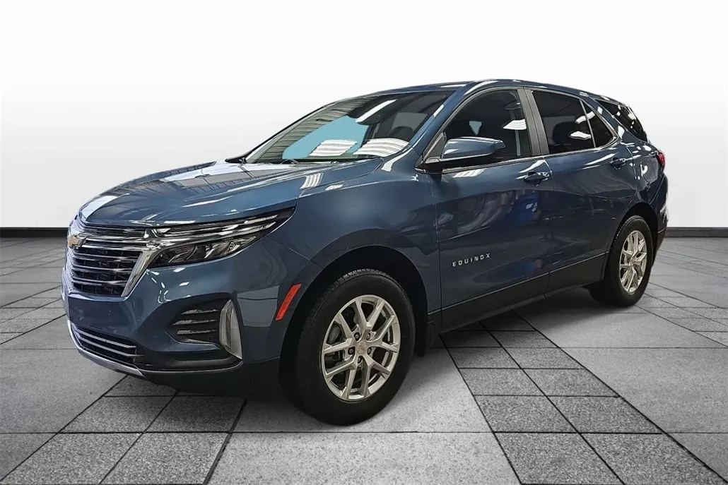 2024 Chevrolet Equinox LT photo 1