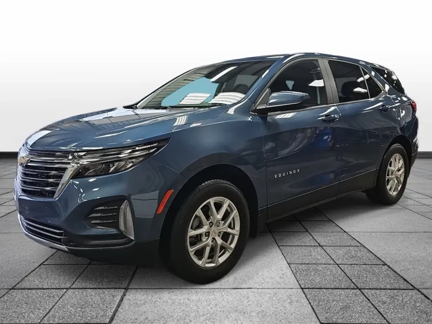 2024 Chevrolet Equinox LT photo 1