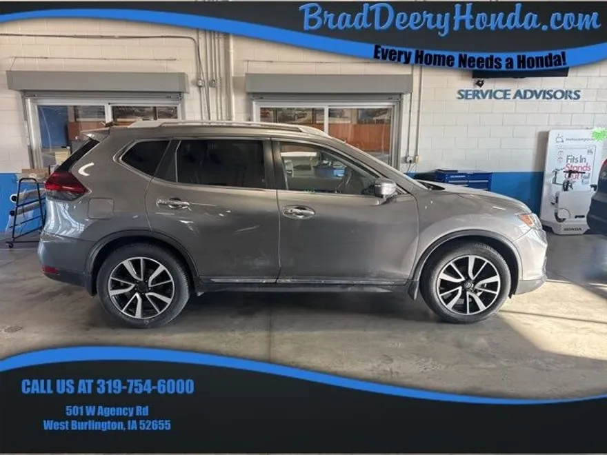 2020 Nissan Rogue SL photo 1