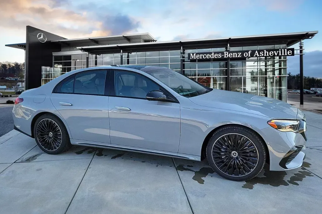 2025 Mercedes Benz E 350 4MATIC Sedan photo 1