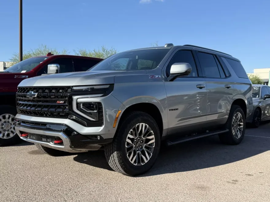 2025 Chevrolet Tahoe Z71 photo 1