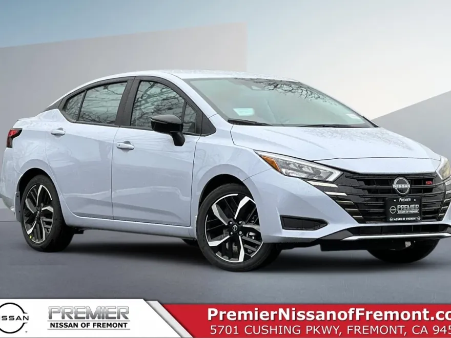 2025 Nissan Versa 1.6 SR photo 1