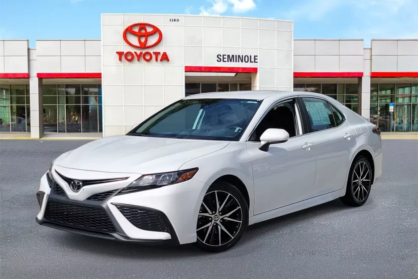 2024 Toyota Camry SE photo 1