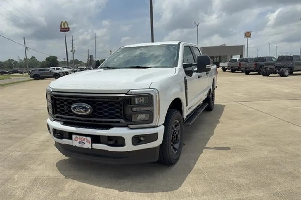 2025 Ford F-250 XL photo 1