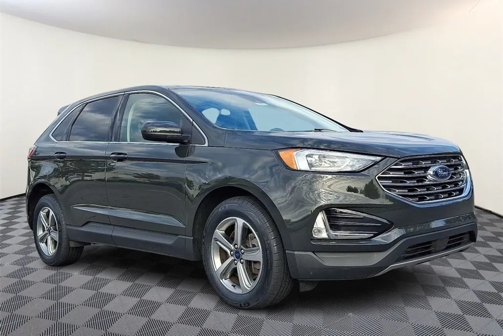 2022 Ford Edge SEL photo 1