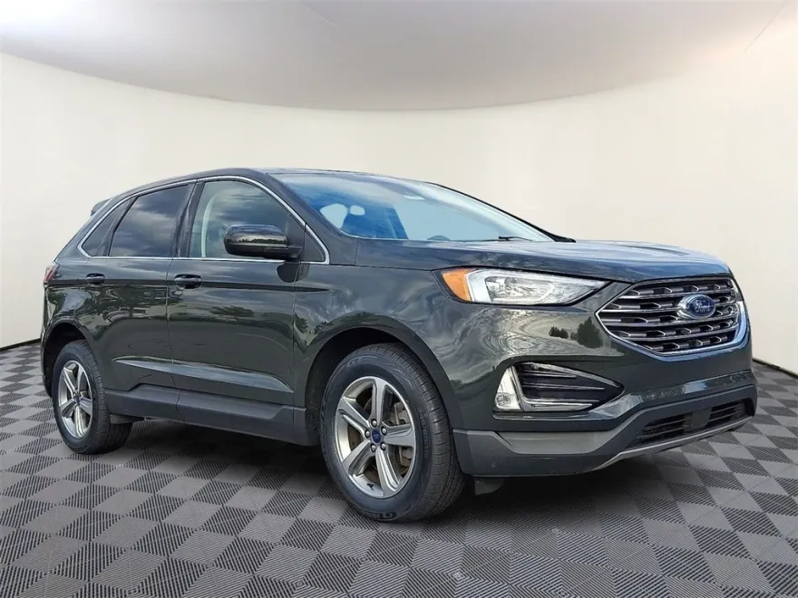 2022 Ford Edge SEL photo 1