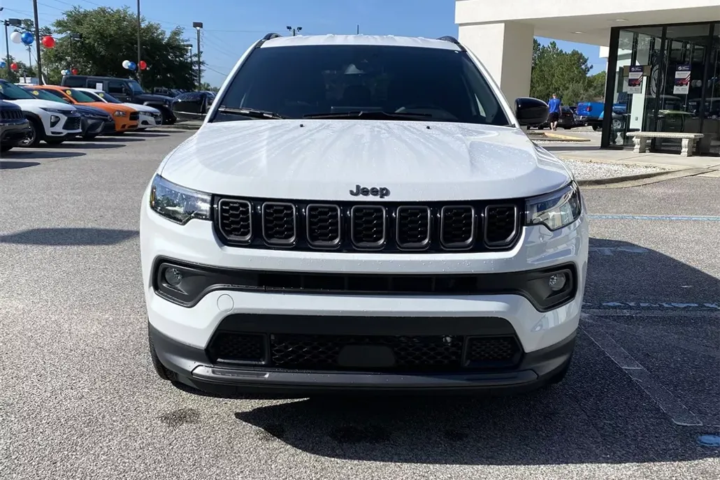 2025 Jeep Compass Latitude photo 1