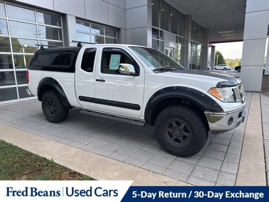 2010 Nissan Frontier SE photo 1