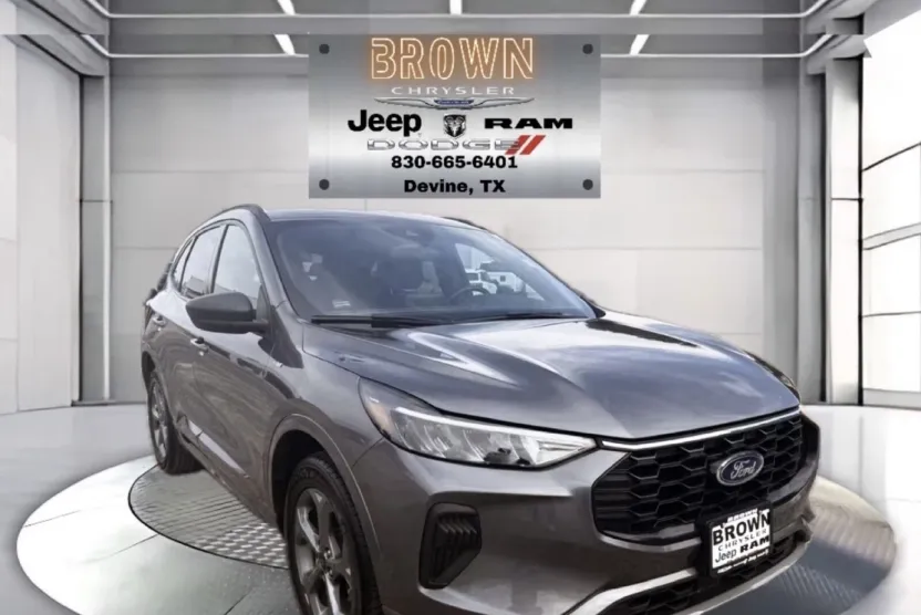 2024 Ford Escape ST-Line photo 1