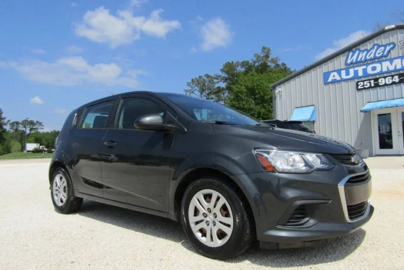2020 Chevrolet Sonic LT photo 1