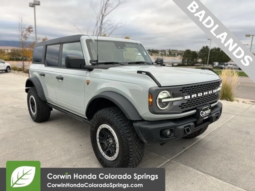 2023 Ford Bronco Badlands photo 1