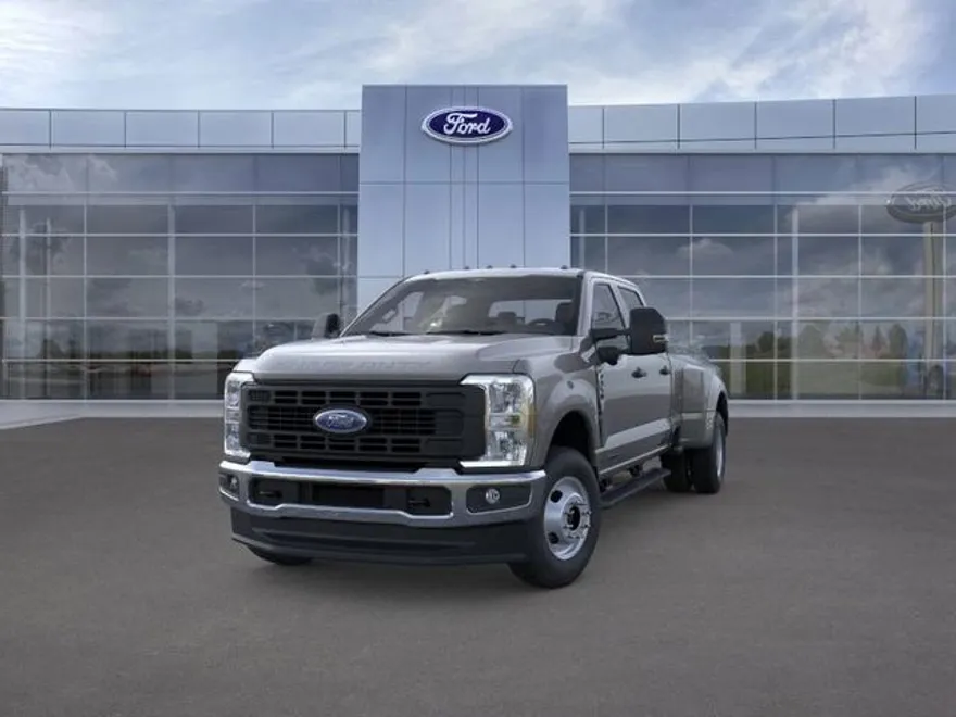 2025 Ford F-350 XL photo 1