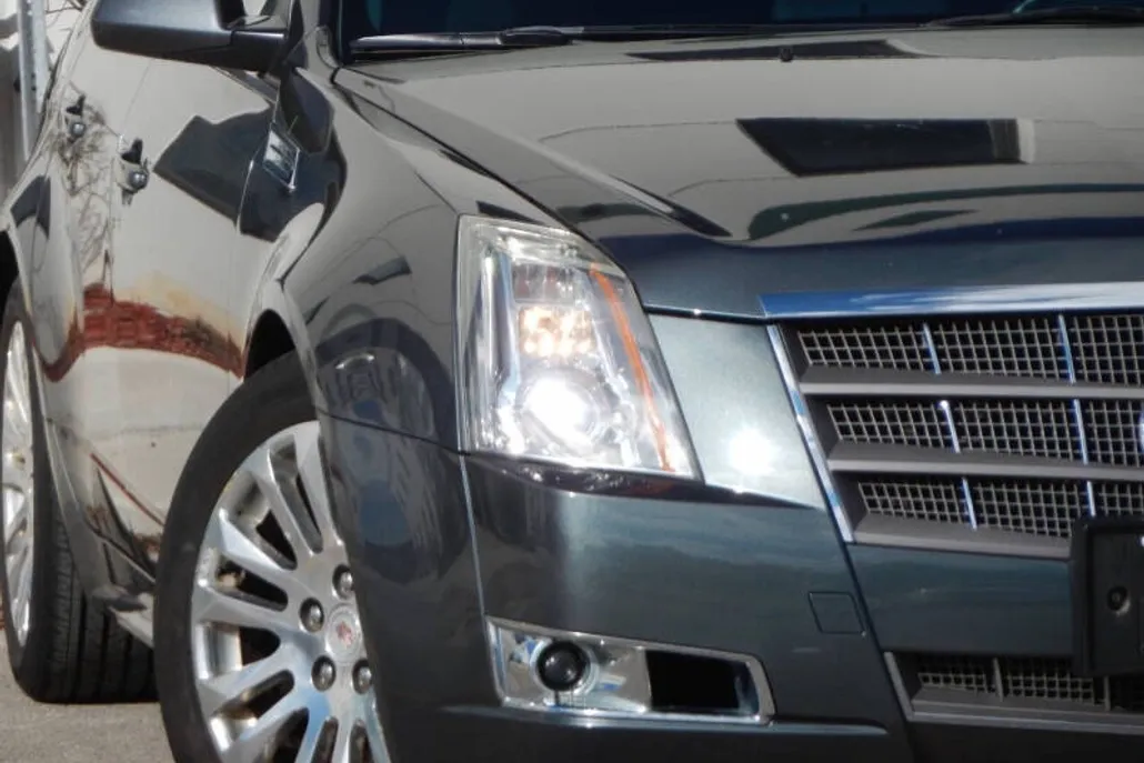 2010 Cadillac CTS Premium photo 1
