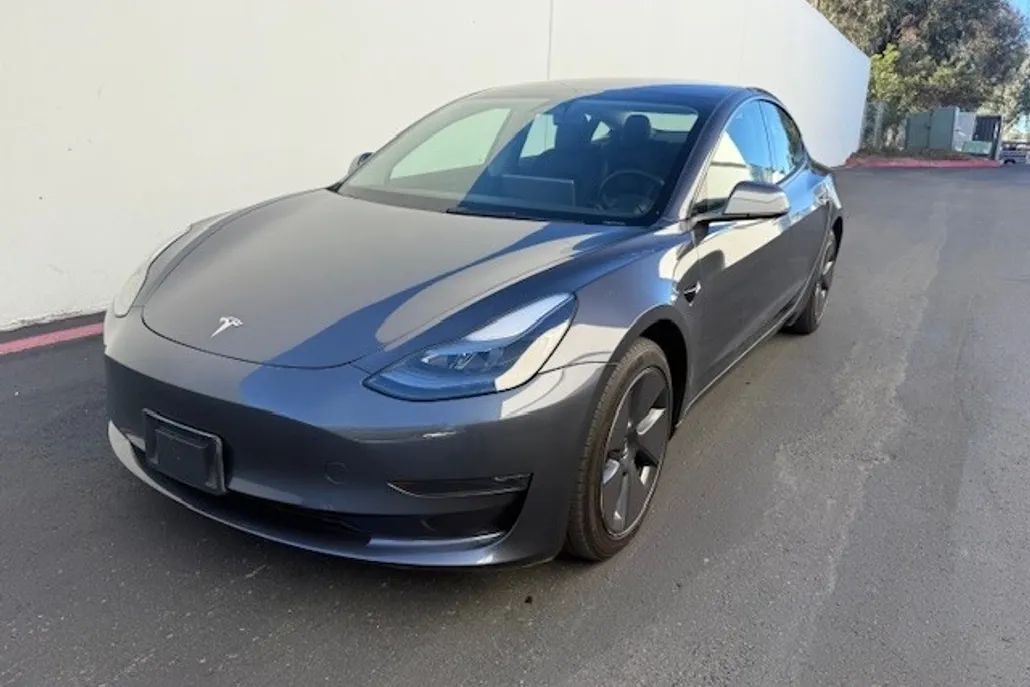 2023 Tesla Model 3 Long Range photo 1