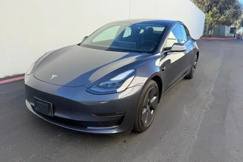 2023 Tesla Model 3 Long Range photo 1