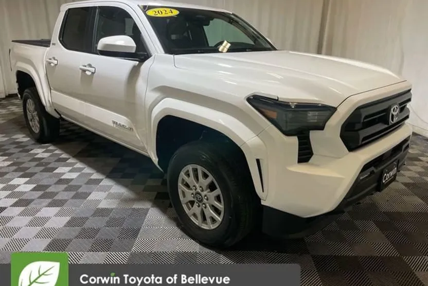 2024 Toyota Tacoma SR5 photo 1