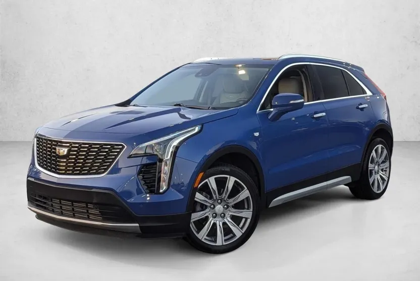 2023 Cadillac XT4 Premium Luxury photo 1