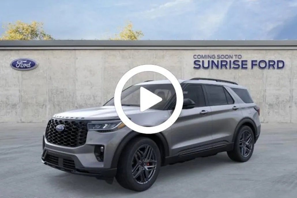 2025 Ford Explorer ST-Line photo 1