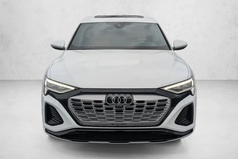 2024 Audi Q8 E-tron line Premium Plus photo 1