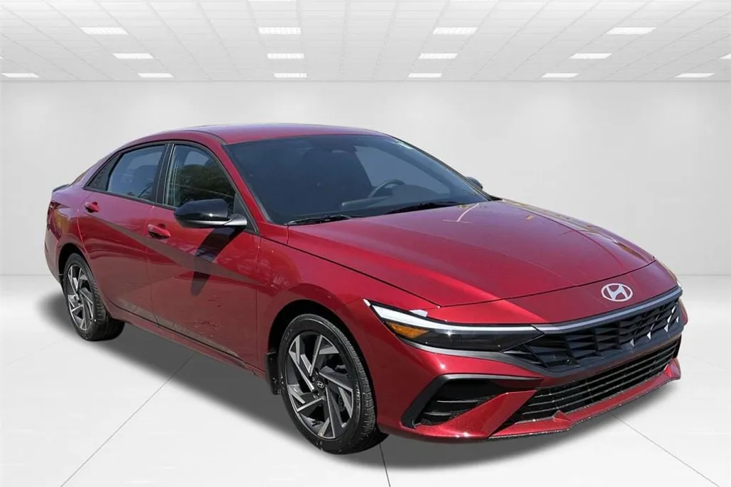 2025 Hyundai Elantra SEL Sport photo 1