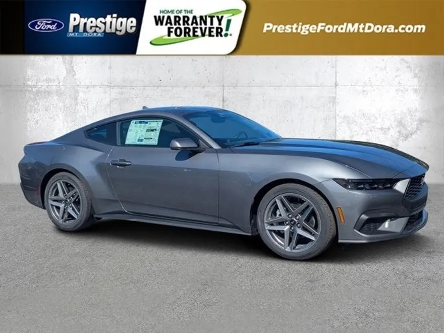 2025 Ford Mustang EcoBoost photo 1