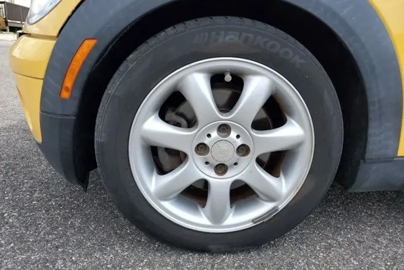 2009 Mini Cooper Hardtop photo 1