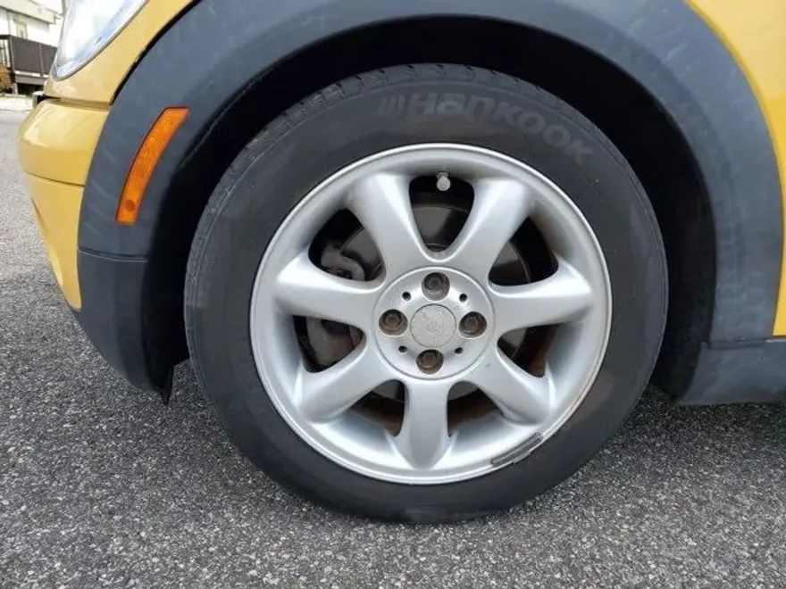 2009 Mini Cooper Hardtop photo 1