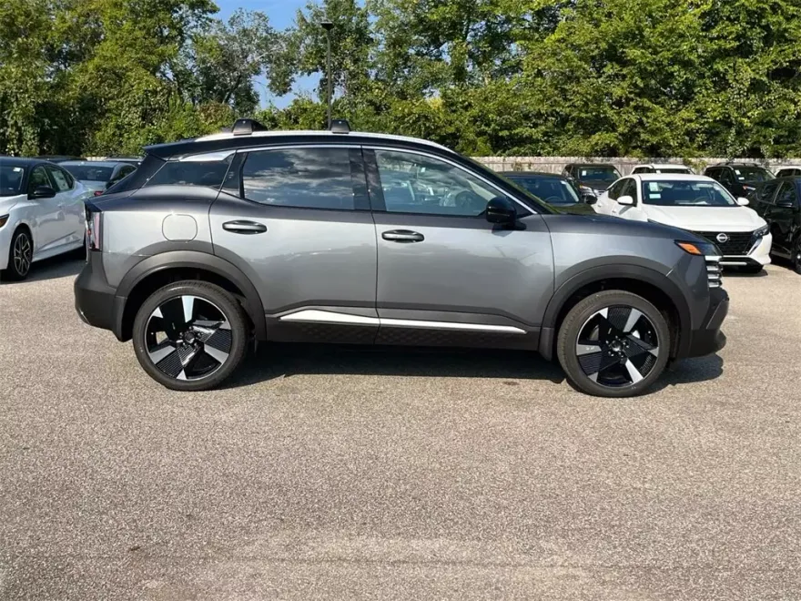 2026 Nissan Kicks SR photo 1