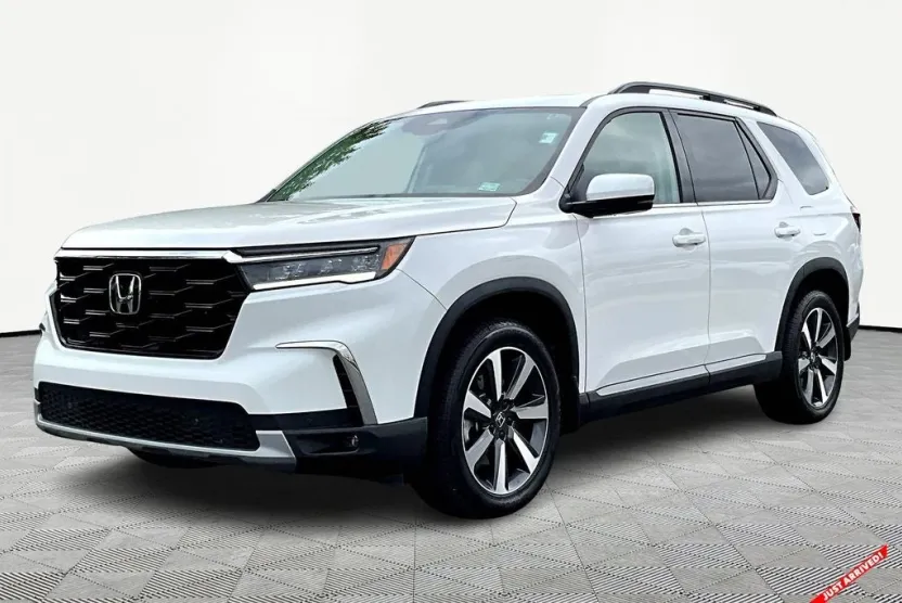 2025 Honda Pilot Touring photo 1