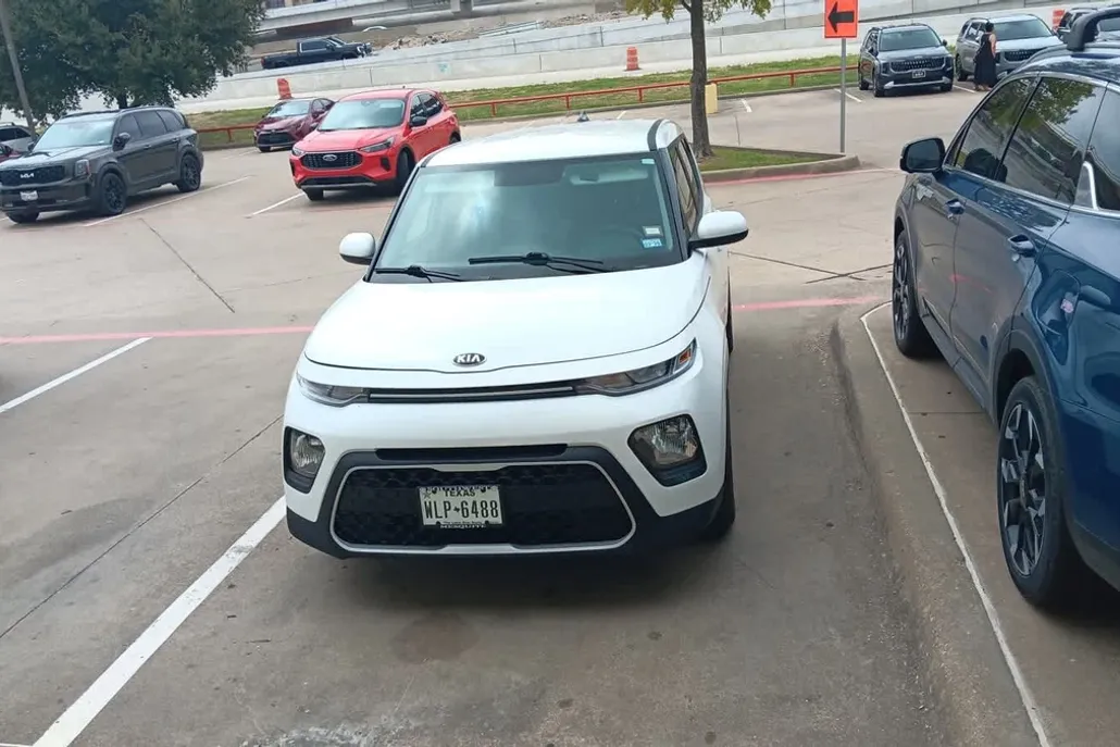 2021 Kia Soul LX photo 1