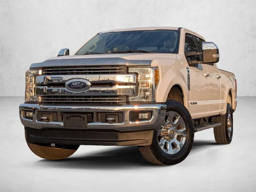 2017 Ford F-250 Lariat photo 1