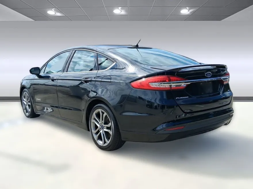 2017 Ford Fusion Hybrid SE photo 1