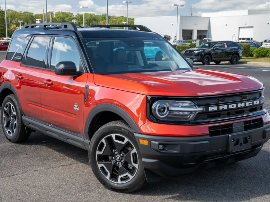 2024 Ford Bronco Sport Outer Banks photo 1