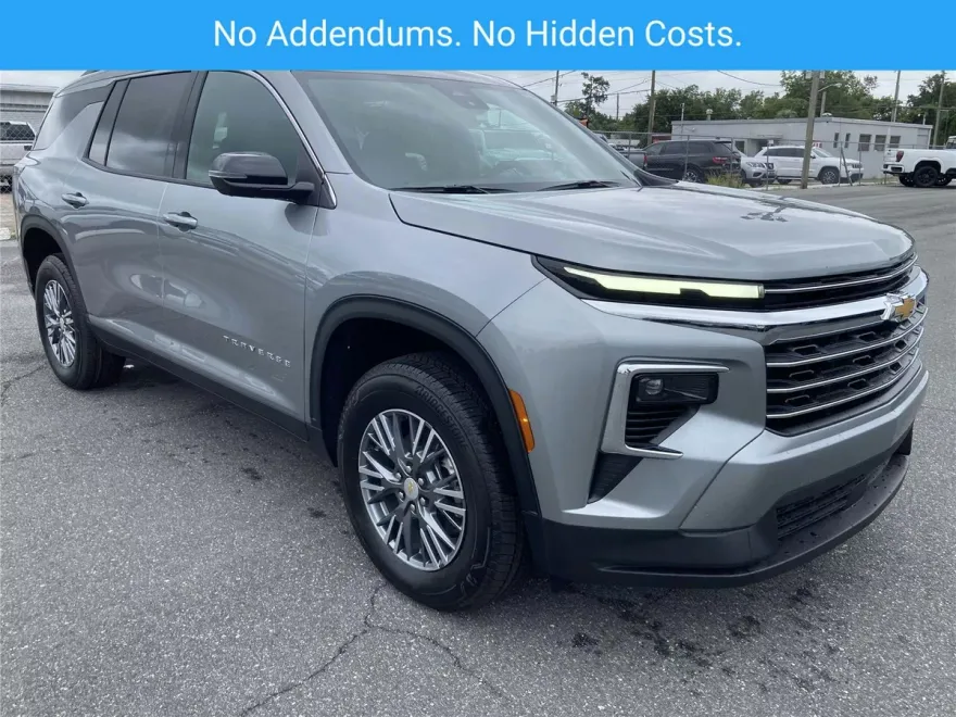 2025 Chevrolet Traverse photo 1