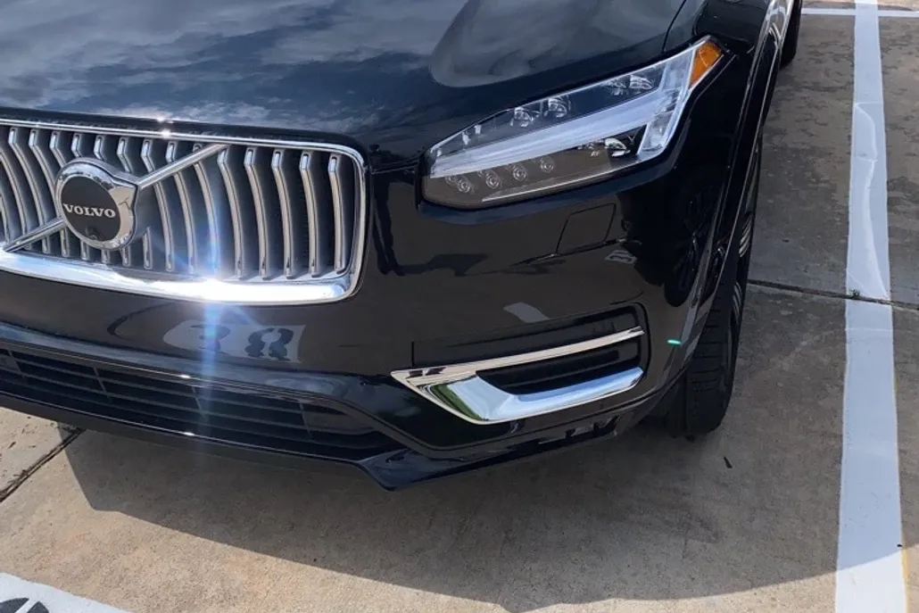 2025 Volvo XC90 Plus photo 1
