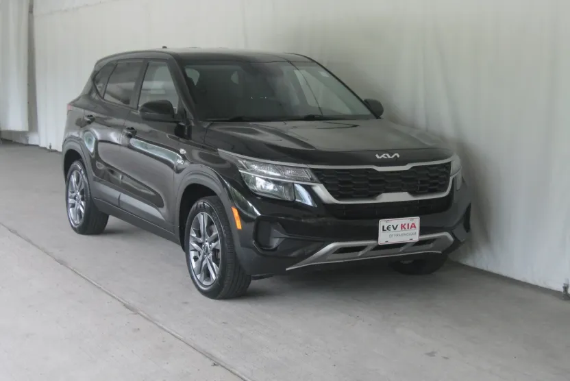 2023 Kia Seltos LX photo 1
