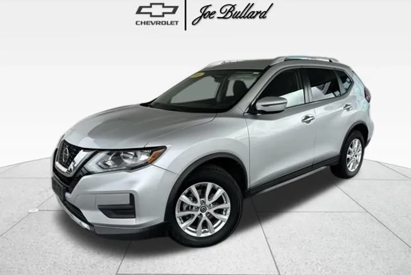2018 Nissan Rogue SV photo 1