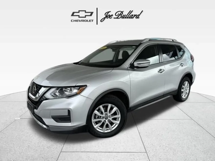 2018 Nissan Rogue SV photo 1