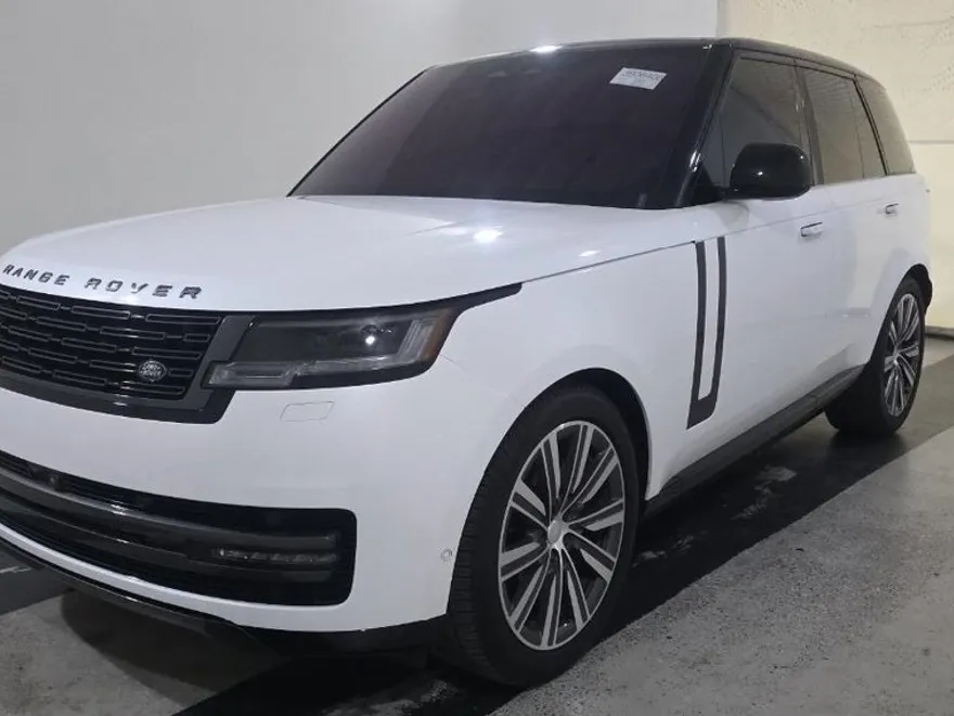 2023 Land Rover Range Rover SE photo 1