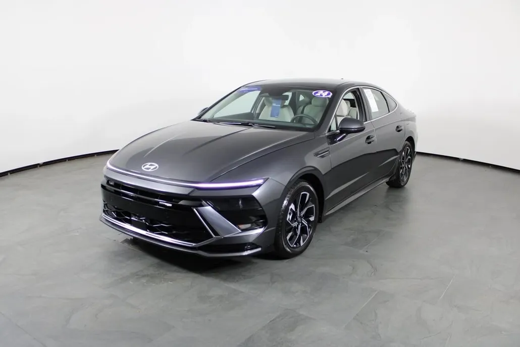 2024 Hyundai Sonata SEL photo 1