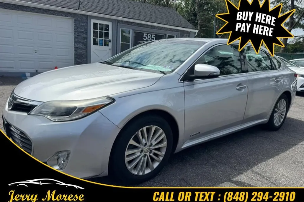 2013 Toyota Avalon Hybrid XLE Touring photo 1