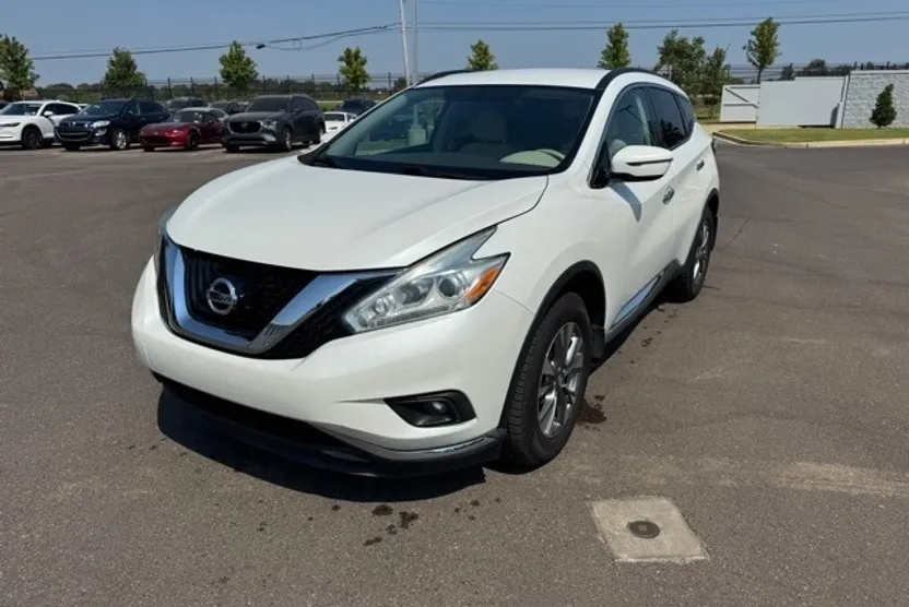 2017 Nissan Murano SV photo 1