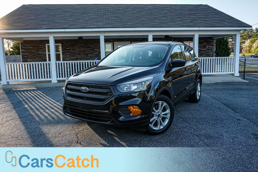 2019 Ford Escape S photo 1